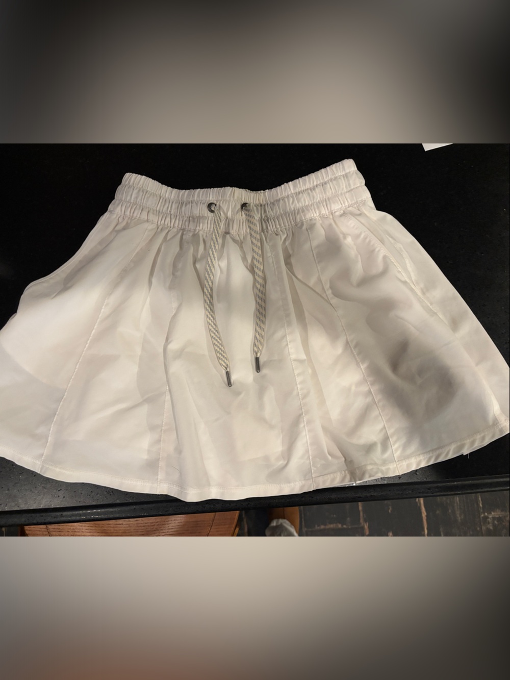 Vuori Tennis Court White Women's Drawstring Skirt / Athletic Shorts